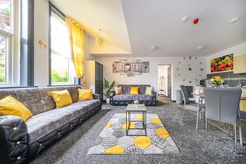 -F5Gh- For Relaxed & Cosy Stay, Free Parking, Wifi Leeds  Bagian luar foto