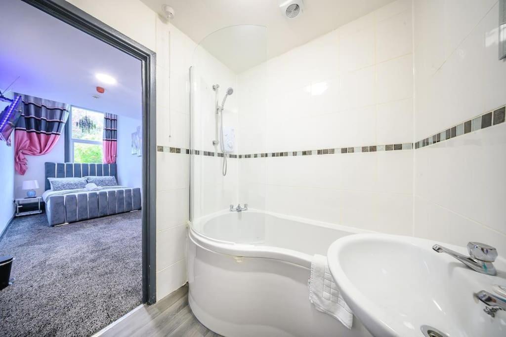 -F5Gh- For Relaxed & Cosy Stay, Free Parking, Wifi Leeds  Bagian luar foto